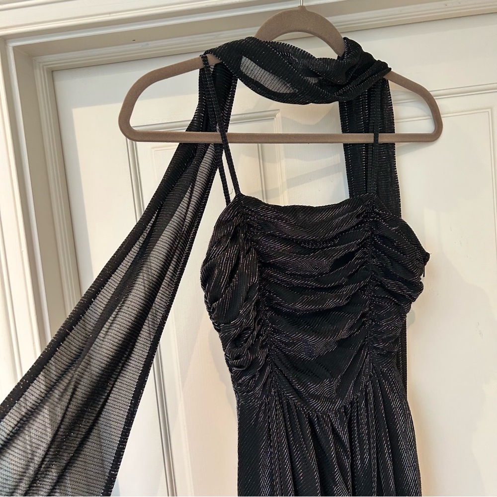 Elegant Black Strapless Dress with Scarf